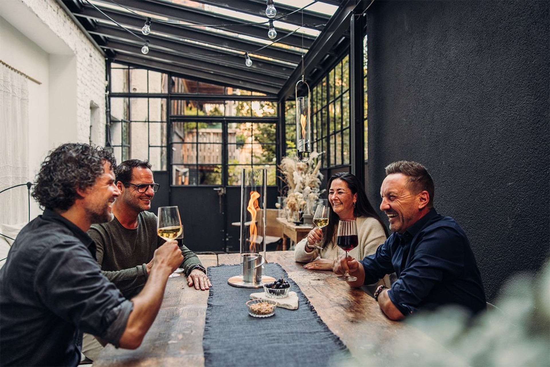 höfats spin 900 1200 1500 Tischfeuer beim gemütlichen beisammensein